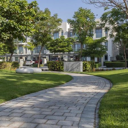 Stay Mindblowing 2 Bedroom Holiday Home With Close View Of Burj Khalifa Dubai Exterior foto